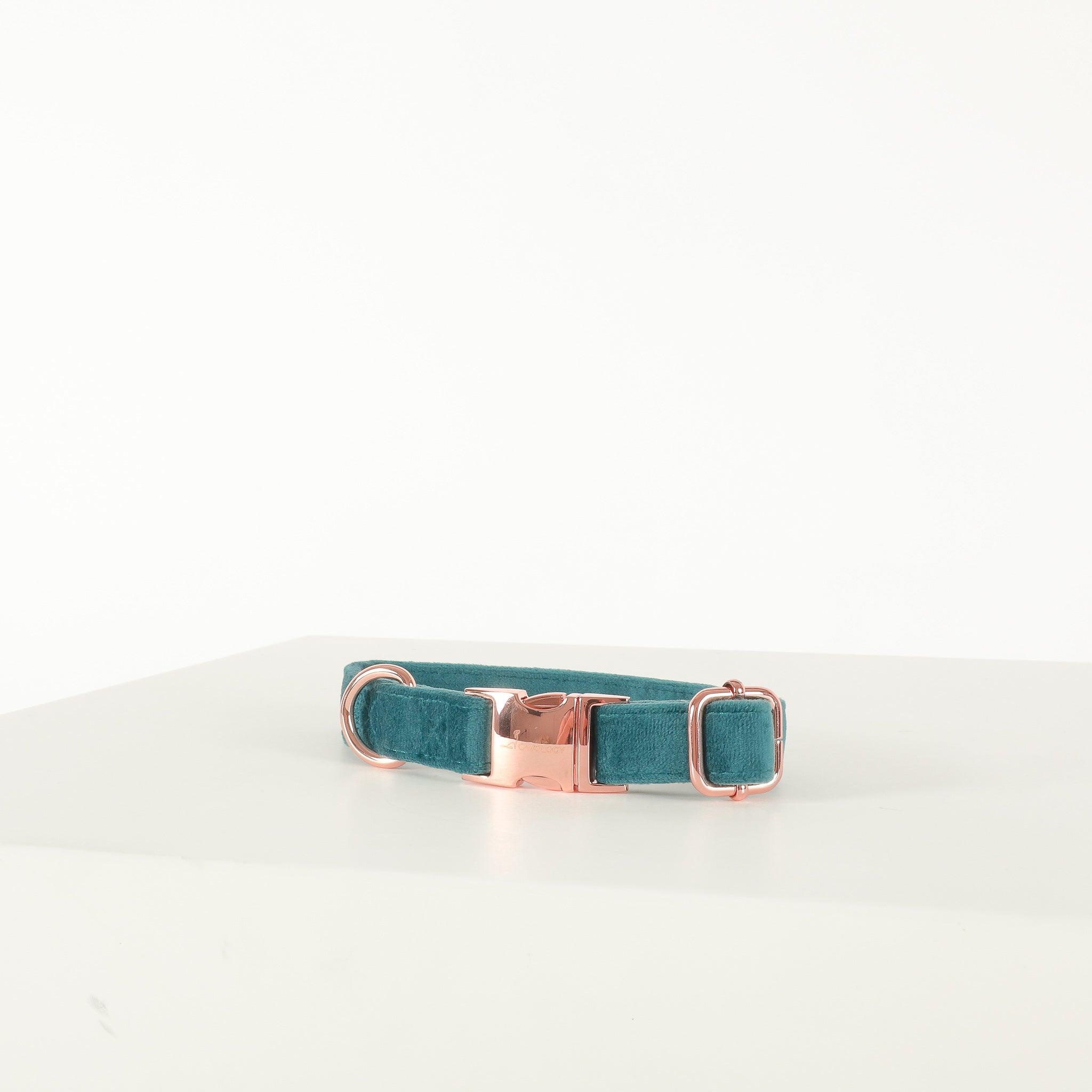 COLLAR - Green Velvet JUNIPER