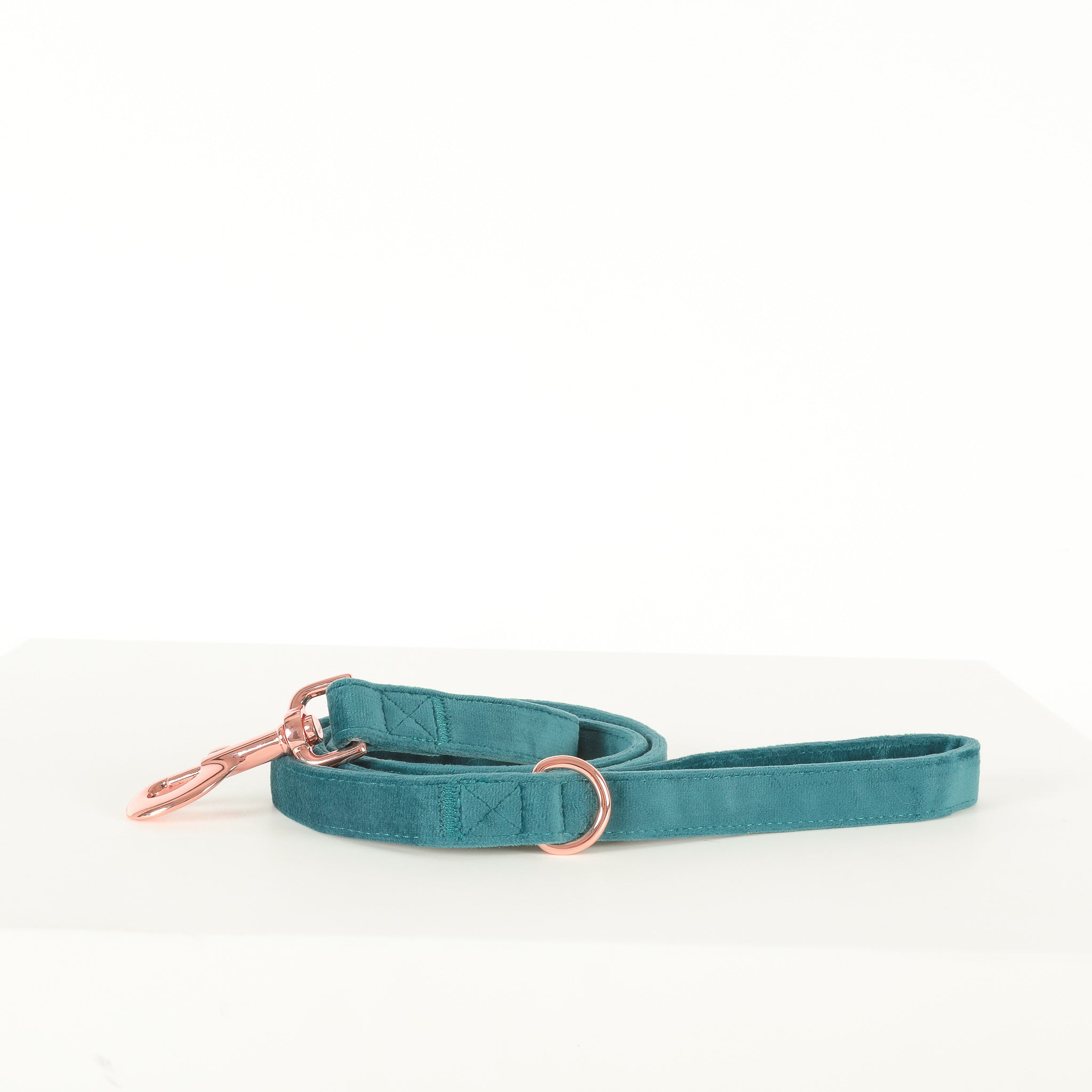 LEASH - Green Velvet JUNIPER