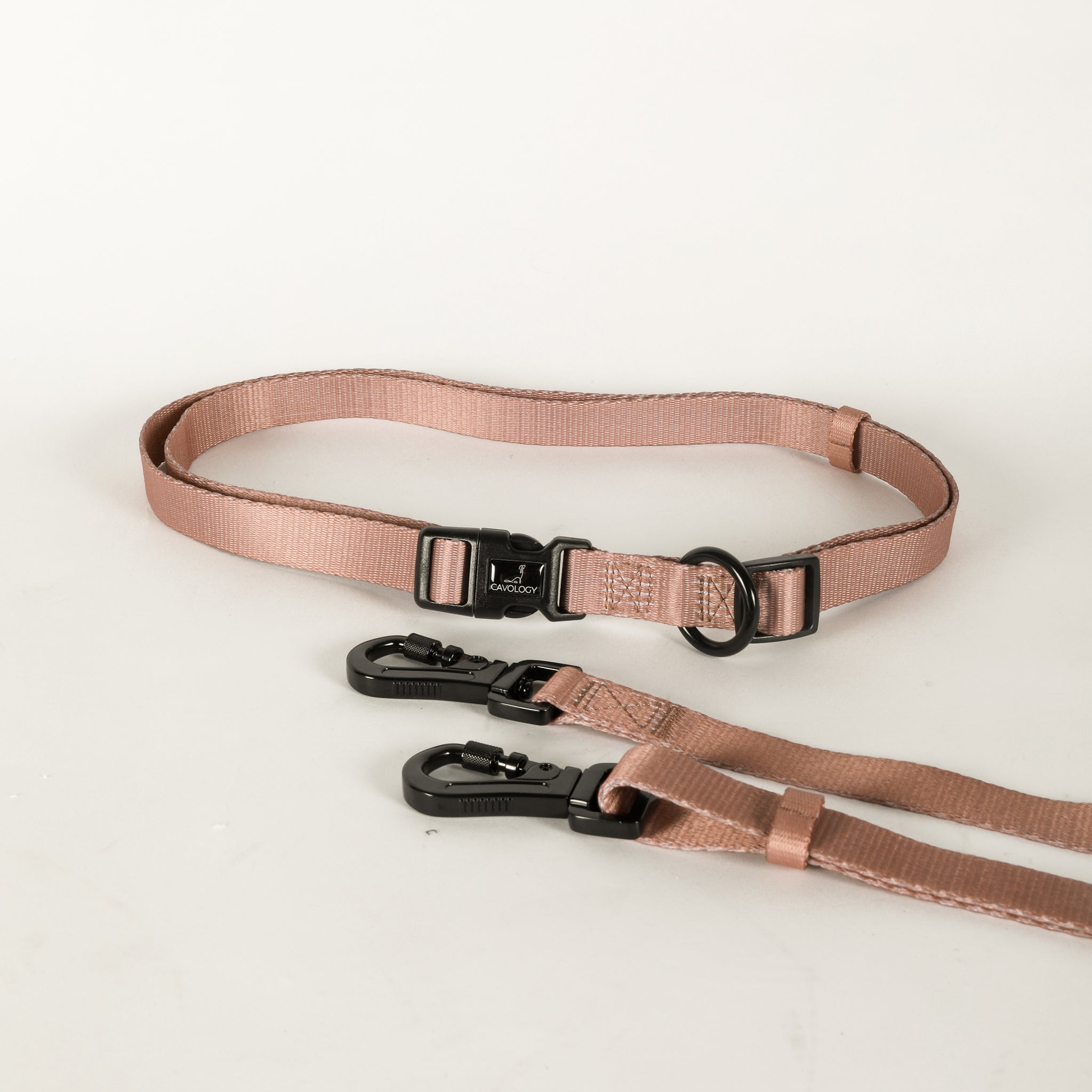 LEASH ATTACHMENT FOR HANDS FREE LEASH NUDE